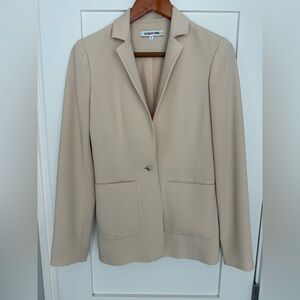Elizabeth and James Women's Ivory/Beige Single-Button Blazer